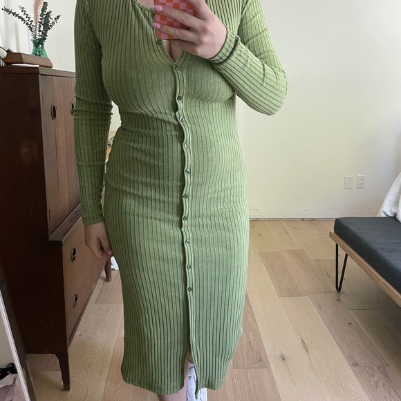 Dress - Picture 2 of 7